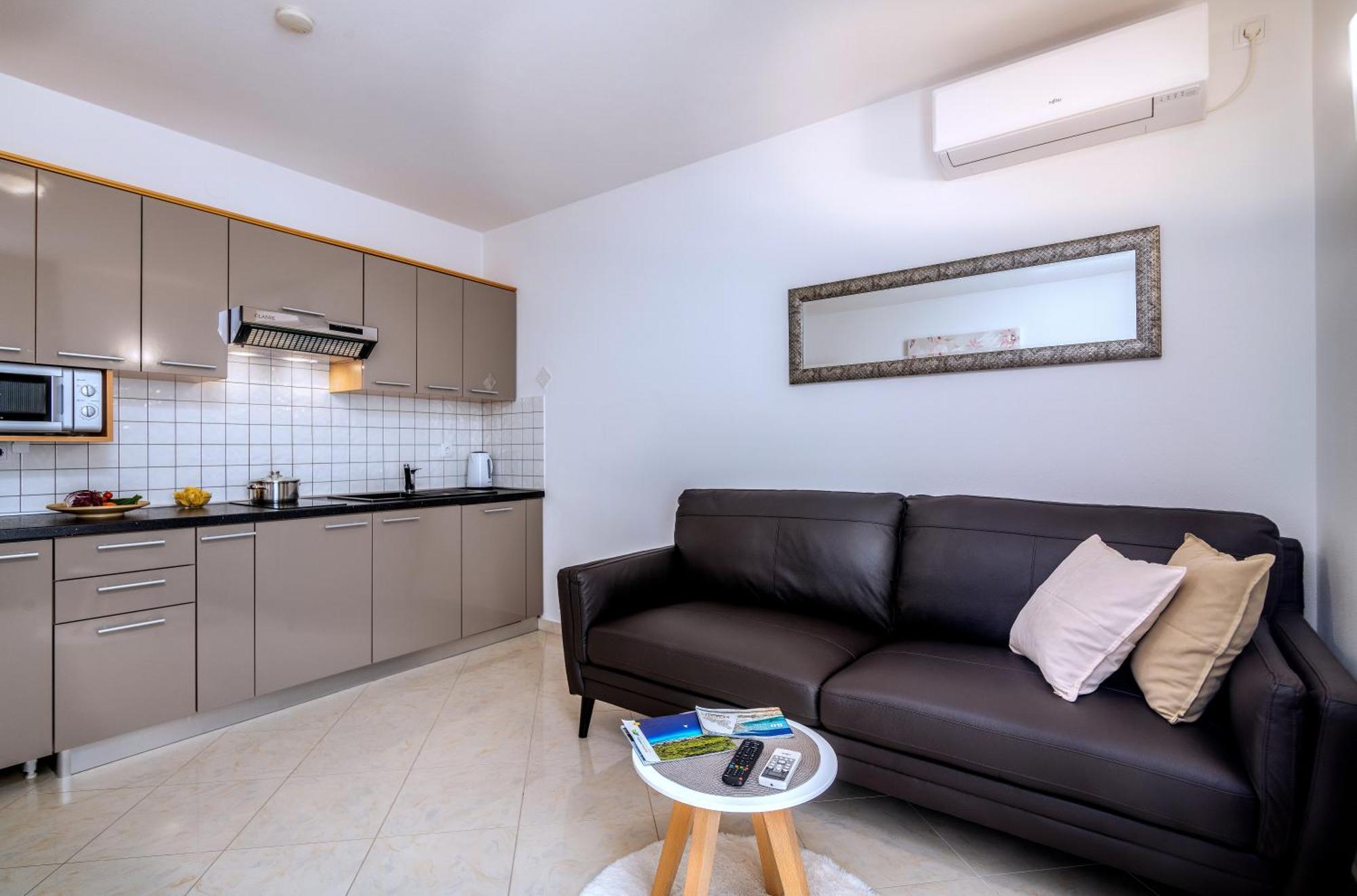 Apartments Kvarner Malinska Exterior foto